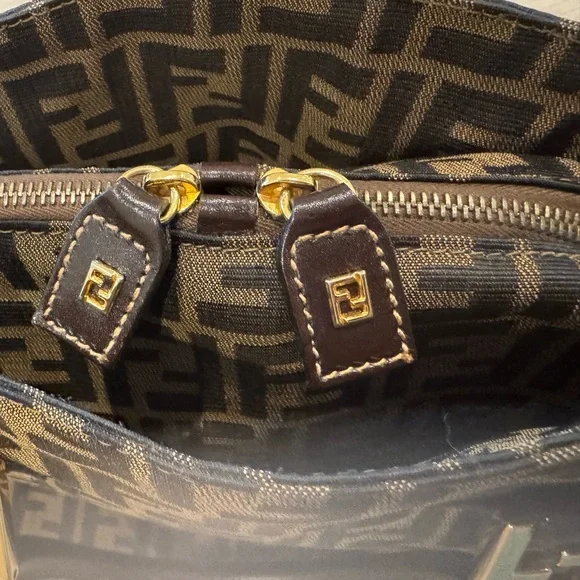 Fendi Zucca top handle. Great condition - Picture 5 of 13